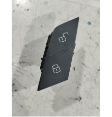 Кнопка центрального замка (передняя левая)