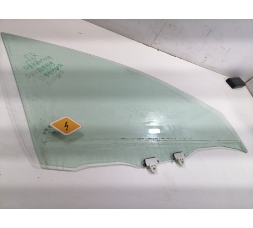 Стекло двери переднее правое