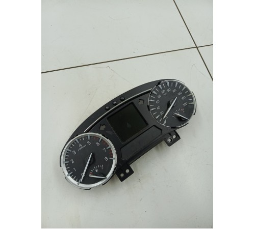 Панель приборов