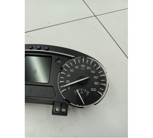 Панель приборов