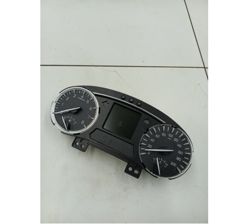 Панель приборов