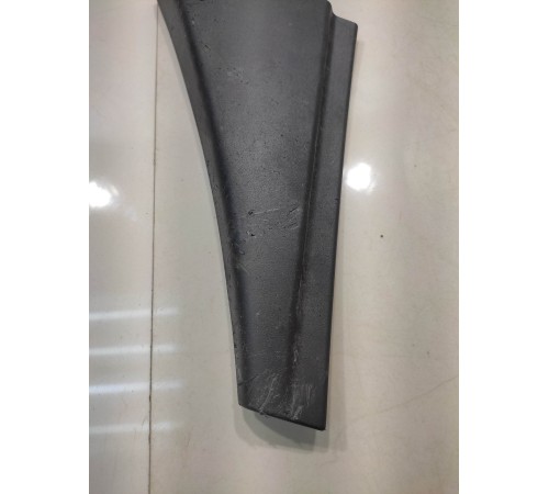 Уголок двери (задний, левый)