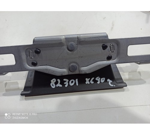 Фиксатор замка крышки багажника