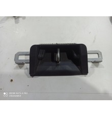 Фиксатор замка крышки багажника