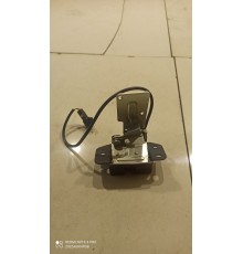 Замок крышки багажника