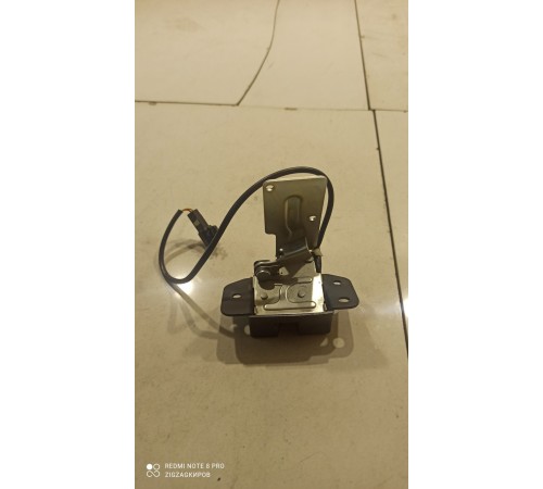 Замок крышки багажника