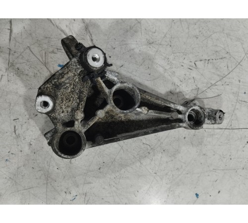 Кронштейн (крепление) рулевой рейки