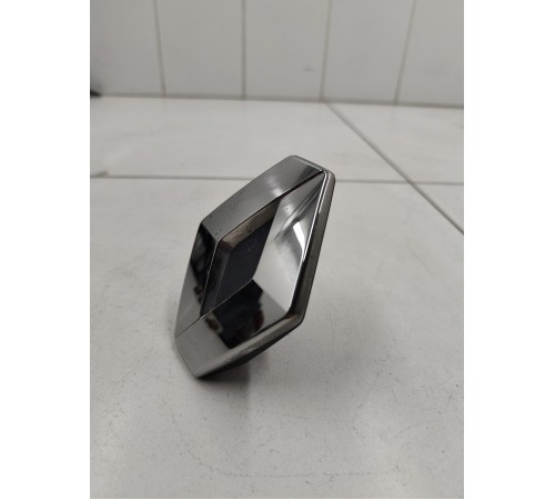 Эмблема задняя