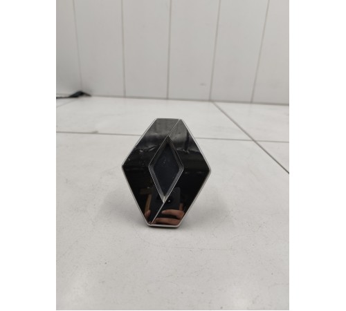 Эмблема задняя