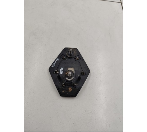 Эмблема задняя