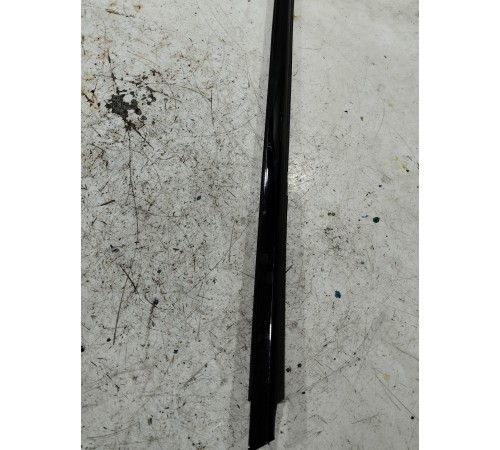 Уплотнитель стекла передний правый внешний