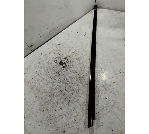 Уплотнитель стекла передний правый внешний