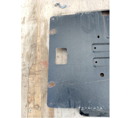 Защита днища кузова металлическая