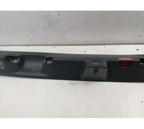 Накладка замка крышки багажника