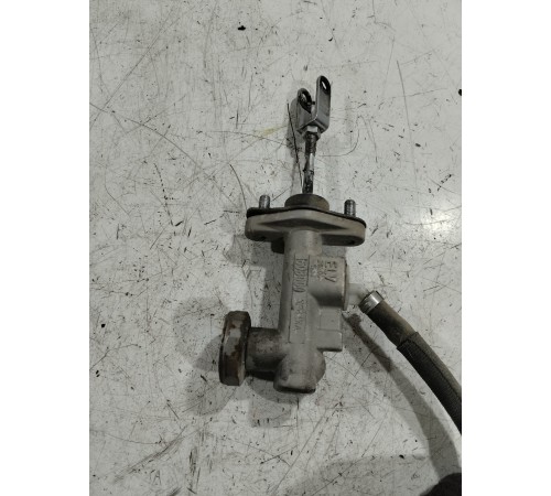 Главный цилиндр сцепления