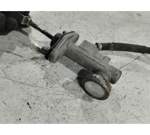 Главный цилиндр сцепления