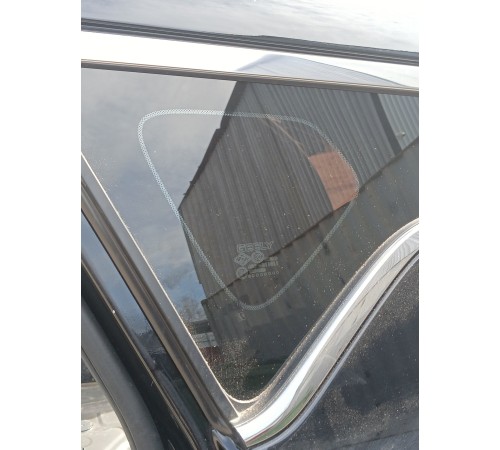 Глухое стекло заднее левое