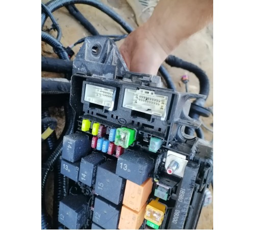 Электропроводка подкапотная с монтажным блоком