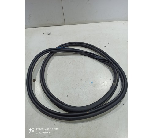 Уплотнитель двери(задний левый)