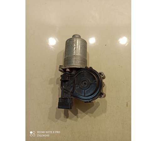 Моторчик стеклоочистителя (передний)