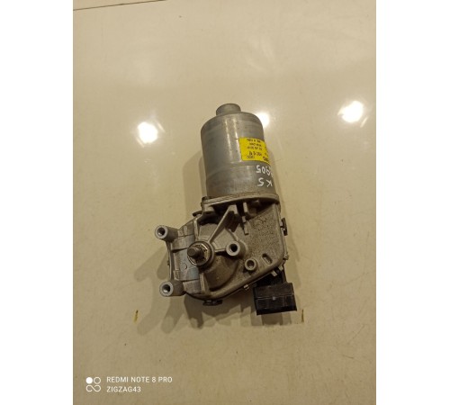 Моторчик стеклоочистителя (передний)