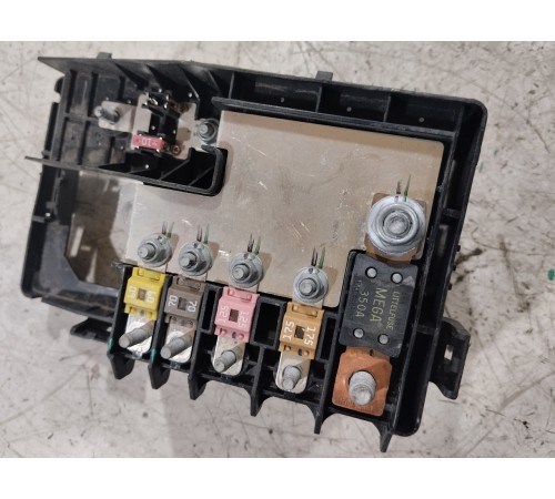 Блок предохранителей клемма