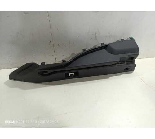 Держатель задней полки крышки багажника левый