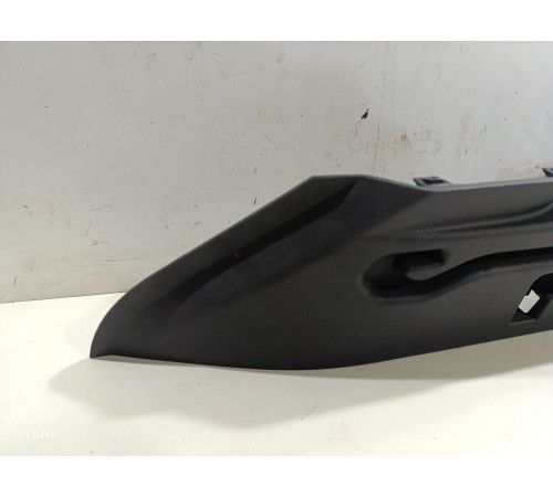 Держатель задней полки крышки багажника левый