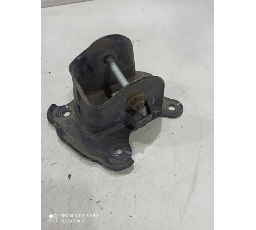 Кронштейн задней балки правый