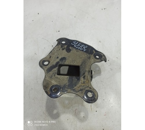 Кронштейн задней балки правый