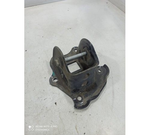 Кронштейн задней балки правый