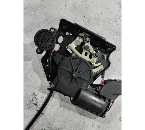 Замок крышки двери багажника