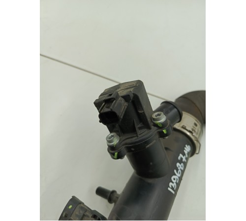 Патрубок воздушного фильтра с термодатчиком