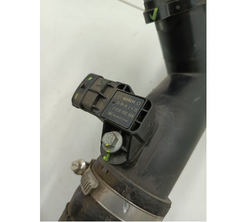 Патрубок воздушного фильтра с термодатчиком