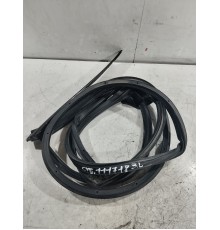 Уплотнитель стекла двери (задний левый)