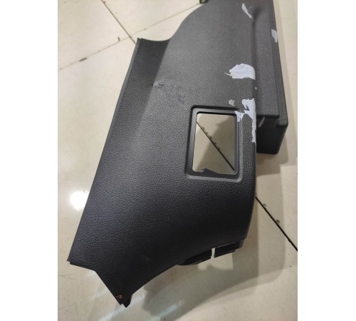 Обшивка багажника (правая)