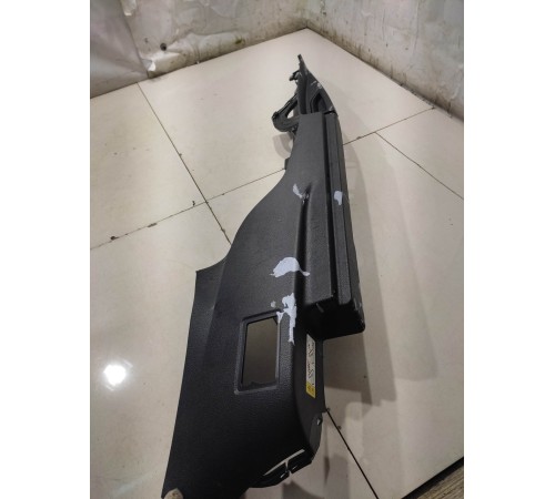 Обшивка багажника (правая)