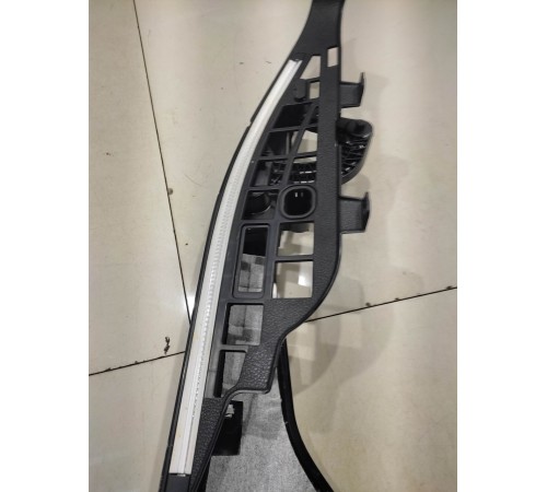 Обшивка багажника (правая)