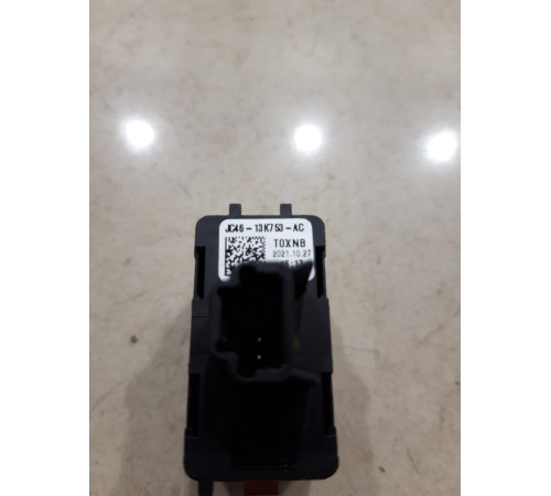 Кнопка включения габаритов на крыше