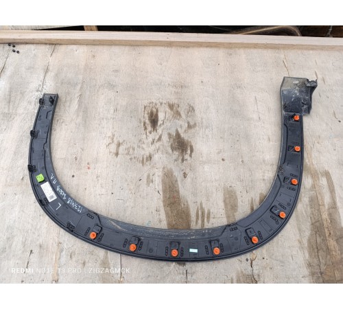 Накладка крыла передняя левая