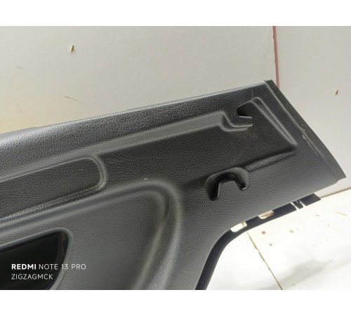 Обшивка багажника правая