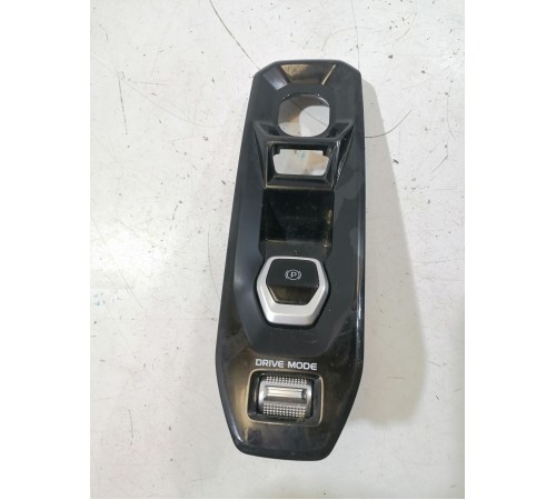 Кнопка стояночного тормоза