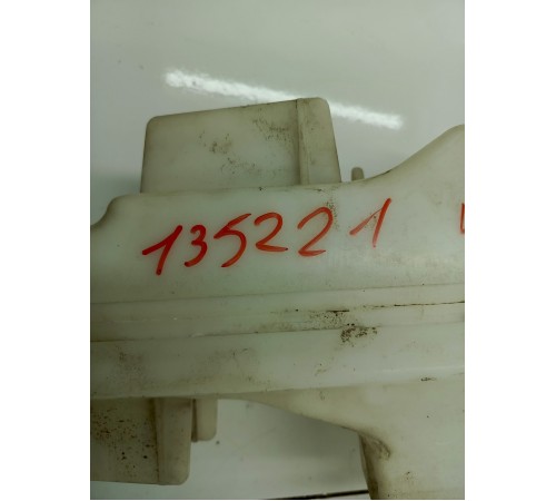 Бачок омывателя лобового стекла