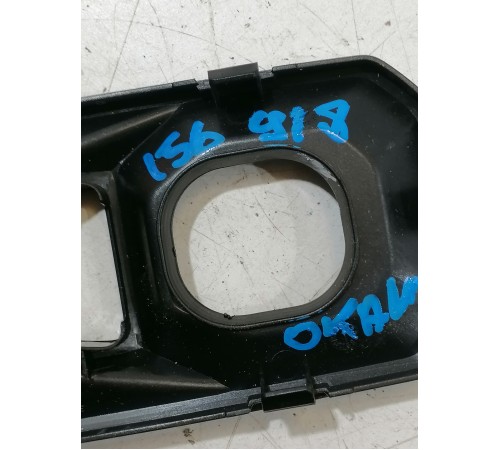 Кнопка стояночного тормоза