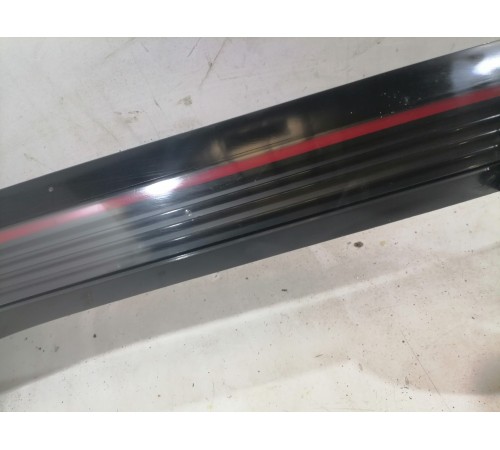 Фонарь крышки багажника центральный