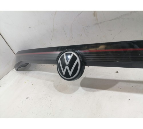 Фонарь крышки багажника центральный