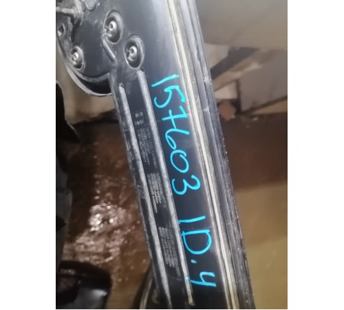 Фонарь крышки багажника центральный