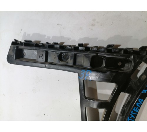 Кронштейн бампера задний правый