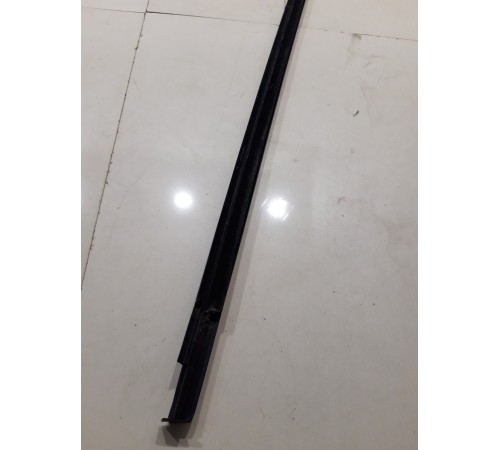 Уплотнитель стекла (задний левый наружный)