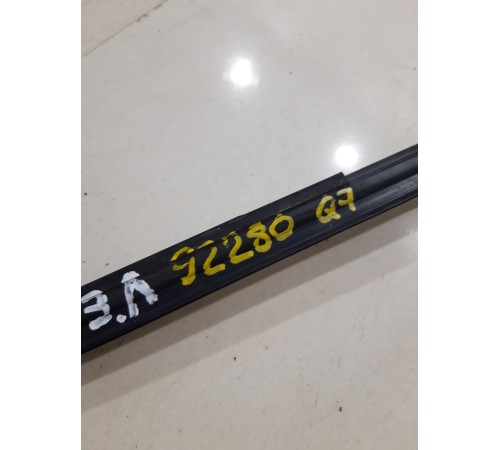 Уплотнитель стекла (задний левый наружный)